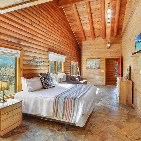 Wimberley Log Cabins Resort And Suites- Unit 4 المظهر الخارجي الصورة