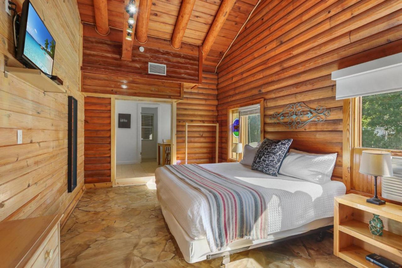 Wimberley Log Cabins Resort And Suites- Unit 4 المظهر الخارجي الصورة