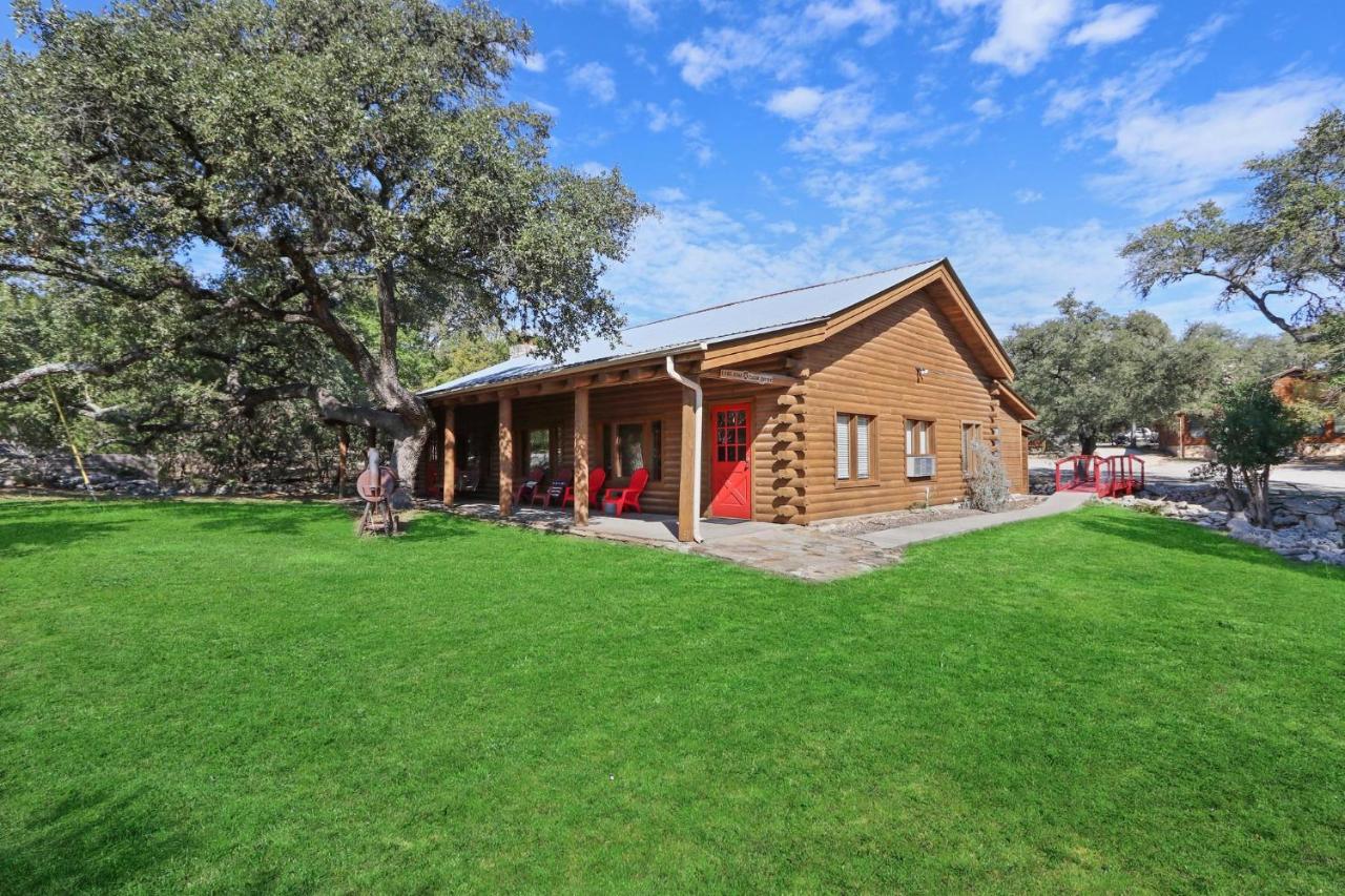 Wimberley Log Cabins Resort And Suites- Unit 4 المظهر الخارجي الصورة